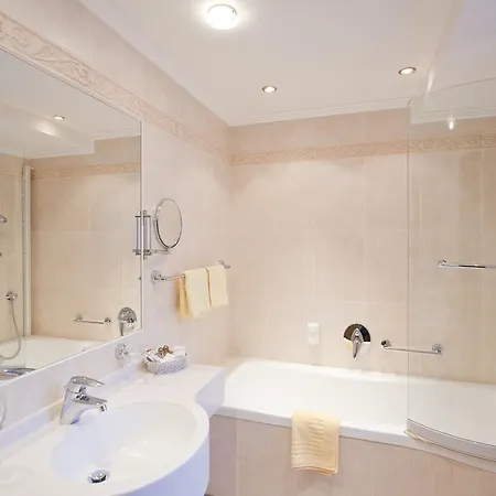 Regina Hotel 4*